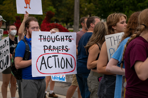 Ardea Youth Climate Coalition organizes downtown march to end fossil fuel use